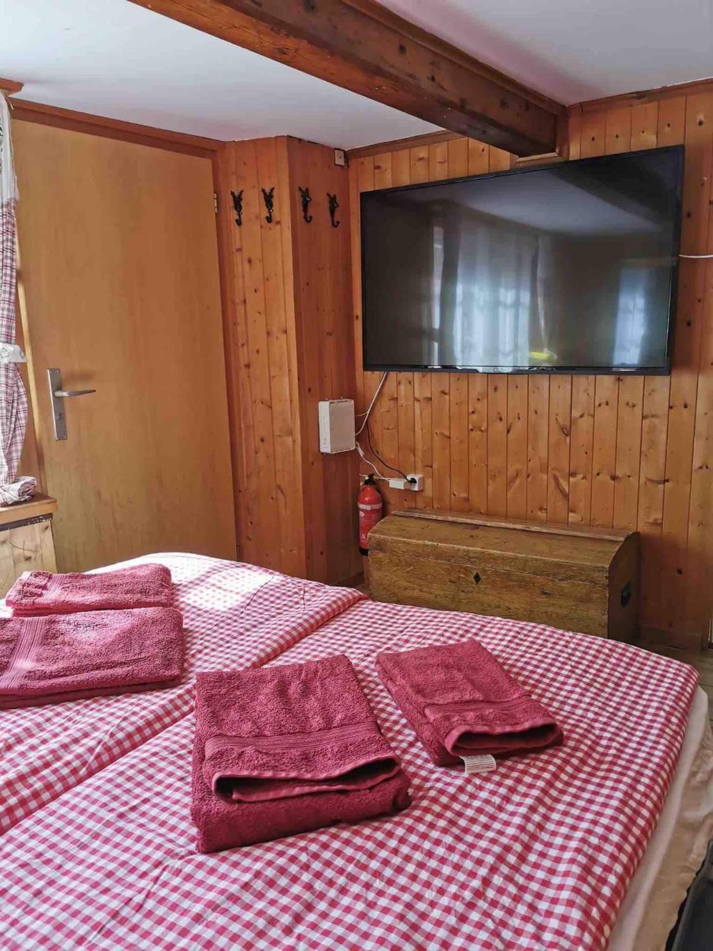 Studio In Alps By Apartments Capricorn Gsteigwiler Esterno foto